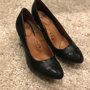 Sofft Black mid high heel 3”